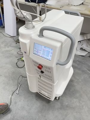 equipamento fracionário do laser do CO2 refrigerar de ar 10.64um para a remoção da cicatriz